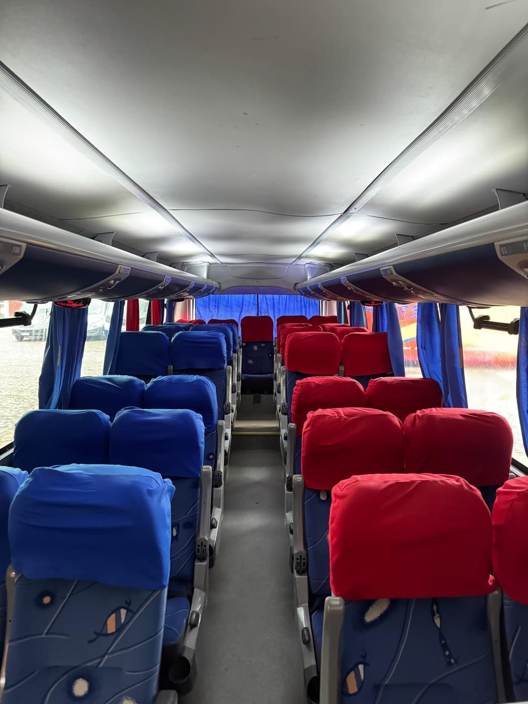 Foto do Micro-ônibus Executivo 600