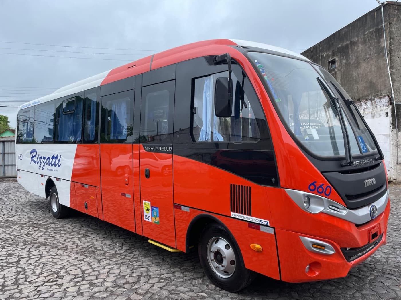 Foto do Micro-ônibus Executivo 820